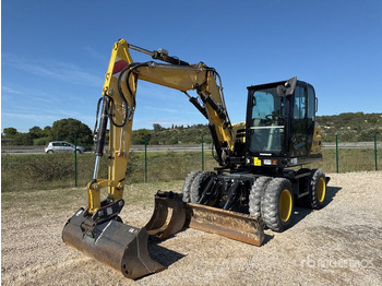 Grävmaskin på däck YANMAR
