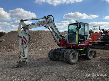 Grävmaskin på däck TAKEUCHI