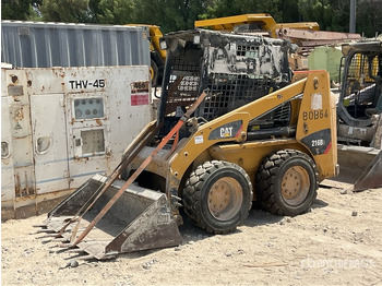 Kompaktlastare/ Slirstyrda lastare CATERPILLAR 216B3