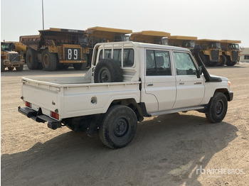 Pickup 2016 Toyota Land Cruiser 79L 4x4 Crew Cab Pickup: bild 4