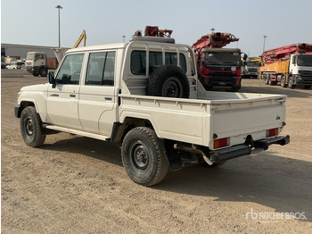Pickup 2016 Toyota Land Cruiser 79L 4x4 Crew Cab Pickup: bild 3