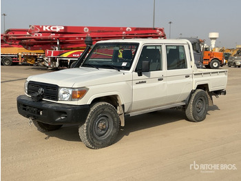 Pickup 2016 Toyota Land Cruiser 79L 4x4 Crew Cab Pickup: bild 2