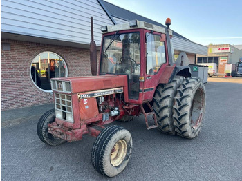 Traktor INTERNATIONAL