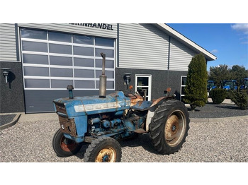 Traktor FORD