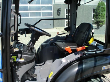 Traktor Solis 26 HST med kabine og Industrihjul: bild 2
