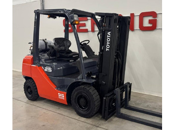 Gasoltruck TOYOTA FG 25