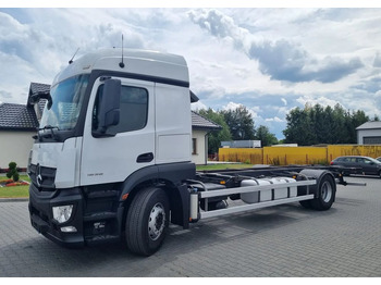 Kapellbil MERCEDES-BENZ Actros 1836