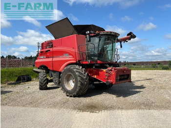 Skördetröska CASE IH