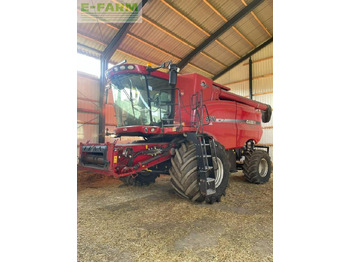 Skördetröska CASE IH