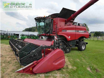 Skördetröska CASE IH