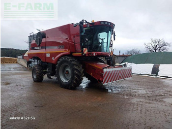 Skördetröska CASE IH
