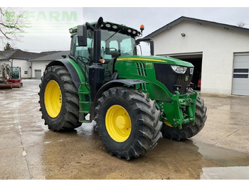 Traktor John Deere 6215R: bild 4
