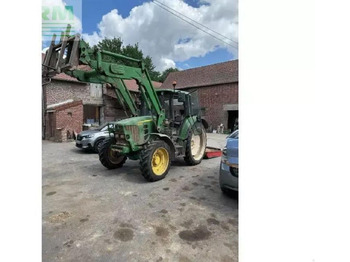 Traktor JOHN DEERE 6230