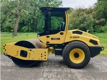 Asfaltvält BOMAG