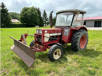 Traktor INTERNATIONAL