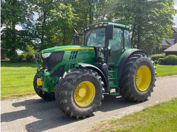 Traktor JOHN DEERE 6215R