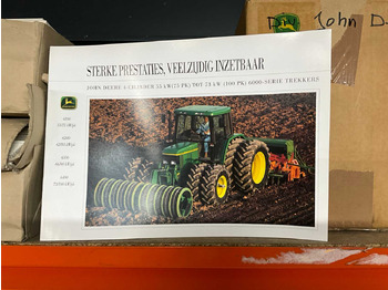 Traktor JOHN DEERE