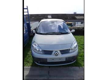 Personbil RENAULT