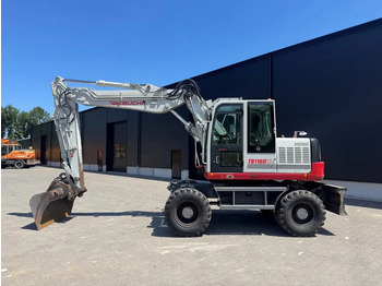 Grävmaskin på däck TAKEUCHI