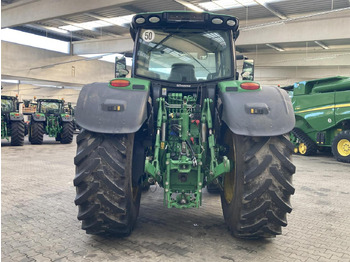 Traktor John Deere 6215R: bild 5