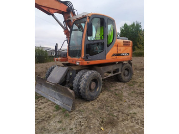 Grävmaskin på däck DOOSAN DX160W