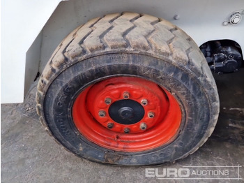 Kompaktlastare/ Slirstyrda lastare Bobcat 743: bild 3
