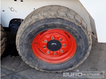 Kompaktlastare/ Slirstyrda lastare Bobcat 743: bild 4