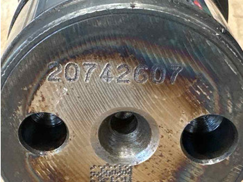 Motor och reservdelar för Lastbil VOLVO CAMSHAFT 20742607: bild 2