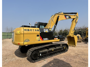 Bandgrävare CATERPILLAR 320D2