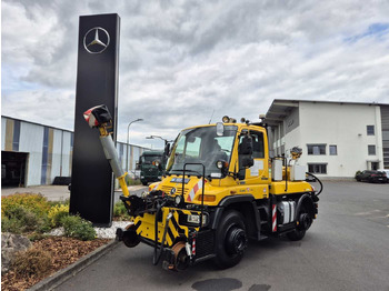 Lastbil UNIMOG U400