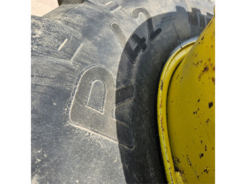 Traktor John Deere 650/65R42: bild 5