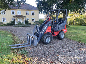 Kompaktlastare/ Slirstyrda lastare EVERUN