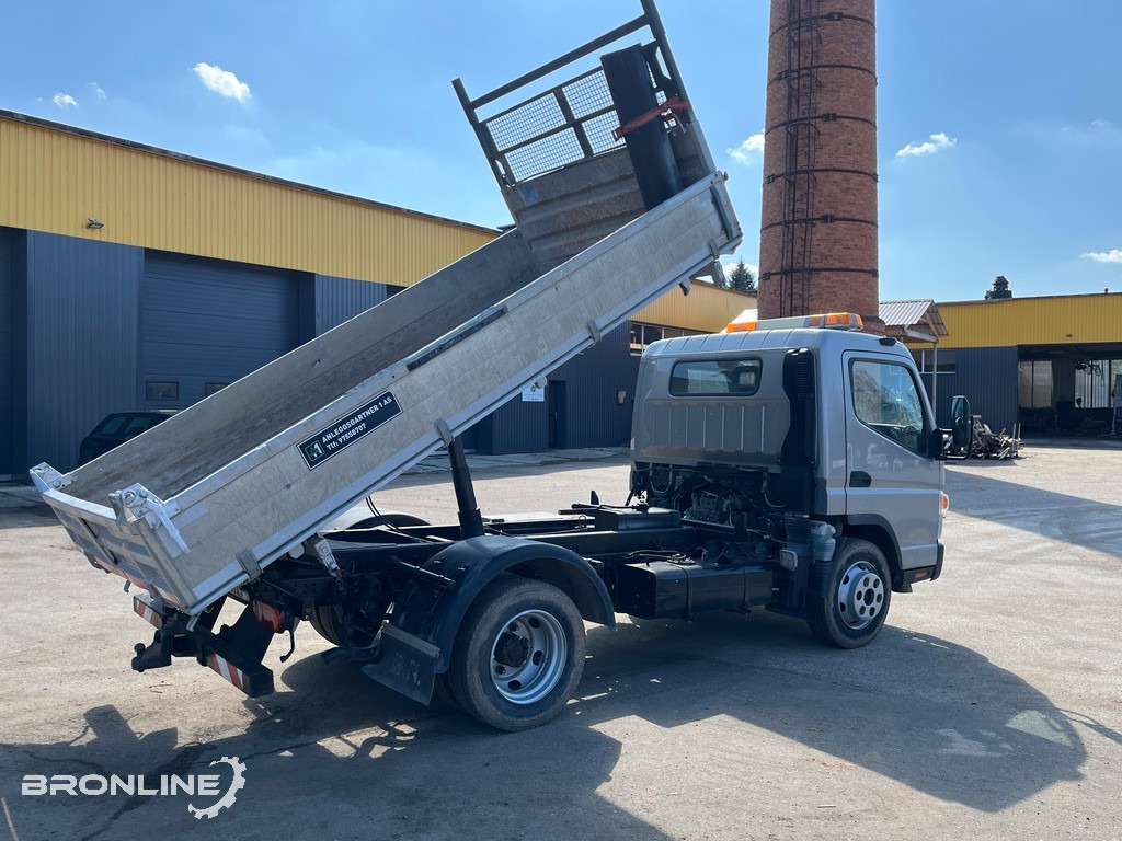 2013 Mitsubishi Fuso Canter 7C15 Tipper - Tippbil lastbil: bild 4 2013 Mitsubishi Fuso Canter 7C15 Tipper - Tippbil lastbil: bild 4
