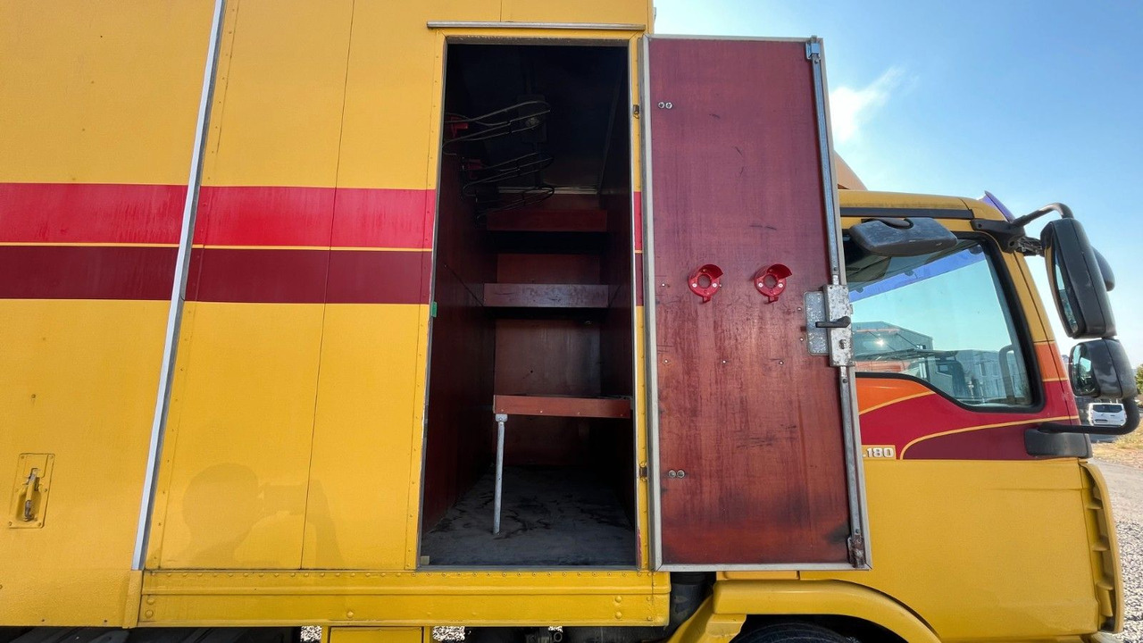 MAN TGL 10.180 Euro 4  Pferdetransporter Horse MAN TGL 10.180 Euro 4  Pferdetransporter Horse - Hästbuss: bild 3 MAN TGL 10.180 Euro 4  Pferdetransporter Horse MAN TGL 10.180 Euro 4  Pferdetransporter Horse - Hästbuss: bild 3