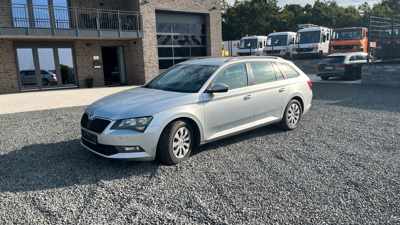 Skoda Superb Combi Active - Kombi: bild 2 Skoda Superb Combi Active - Kombi: bild 2