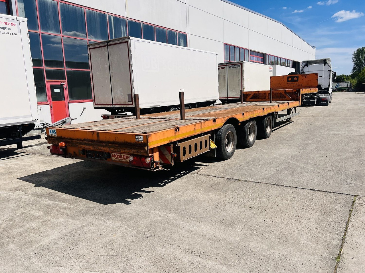Möslein 3 Achs Satteltieflader Plato 45 t GGfür Fertigt - Låg lastare semitrailer: bild 5 Möslein 3 Achs Satteltieflader Plato 45 t GGfür Fertigt - Låg lastare semitrailer: bild 5