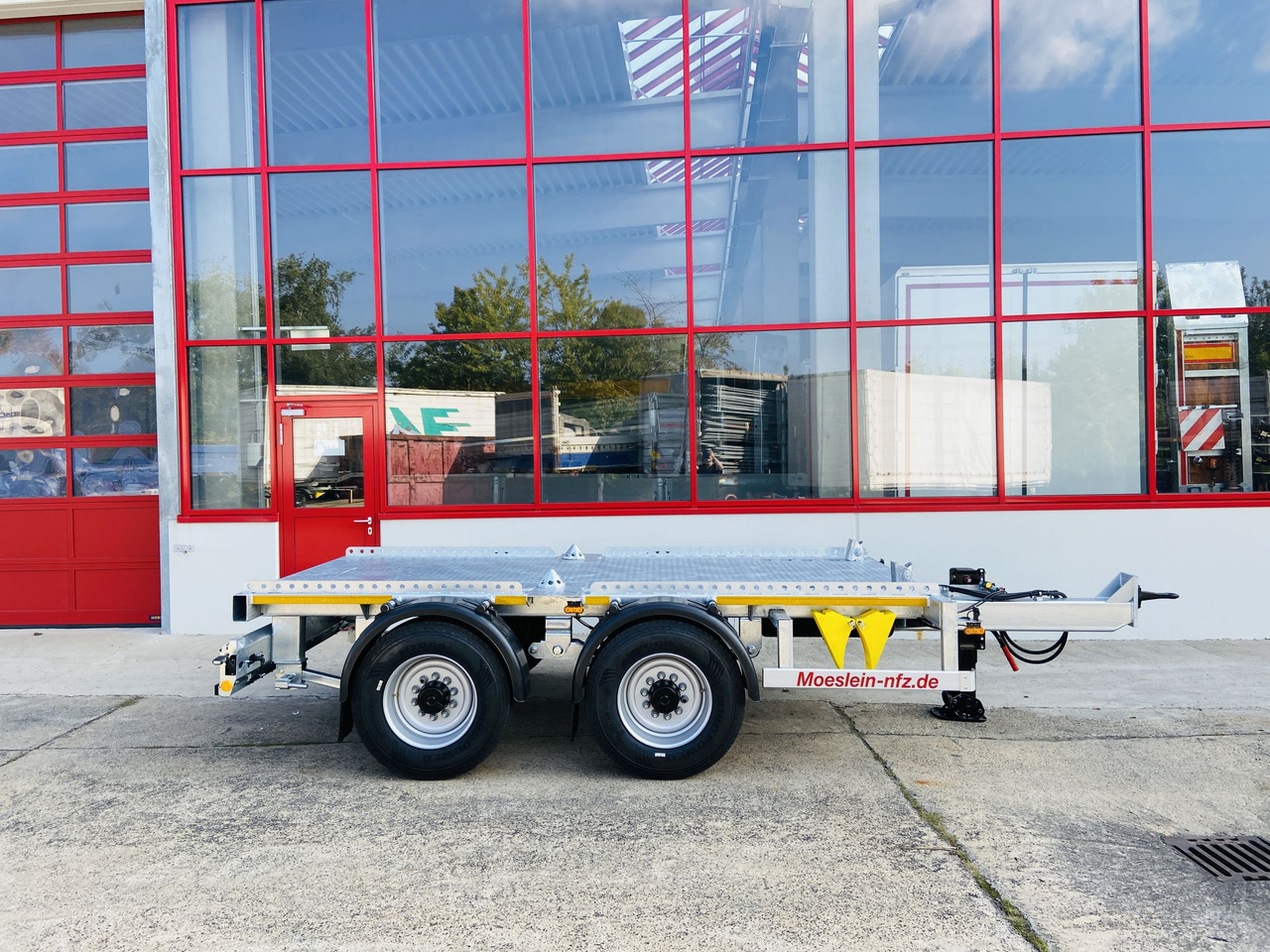 Möslein TMH 2 14 t Tandem- Absetzmuldenanhänger,geschlossenen BodenNeufahrzeug - Tippsläp: bild 1 Möslein TMH 2 14 t Tandem- Absetzmuldenanhänger,geschlossenen BodenNeufahrzeug - Tippsläp: bild 1