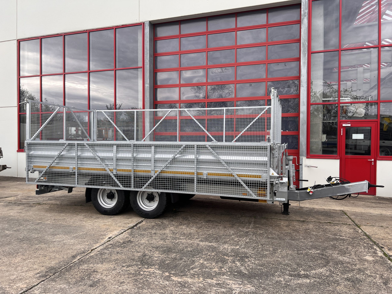 Möslein TTD 14  5,70 m  14 t Tandem- Kipper Tieflader 5,70 m lang, Breite Reifen-- Neufahrzeug -- - Tippsläp: bild 5 Möslein TTD 14  5,70 m  14 t Tandem- Kipper Tieflader 5,70 m lang, Breite Reifen-- Neufahrzeug -- - Tippsläp: bild 5