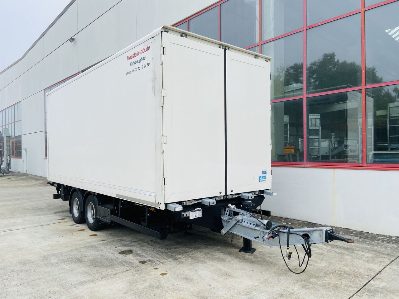 Möslein Tandem Koffer, Ladebordwand 1,5 t + Durchladbar - Skåpsläp: bild 1 Möslein Tandem Koffer, Ladebordwand 1,5 t + Durchladbar - Skåpsläp: bild 1
