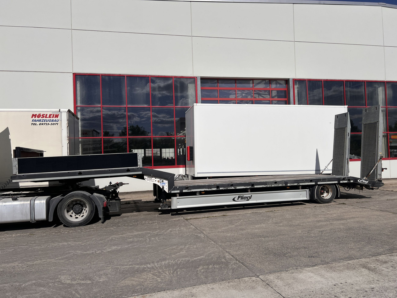 Müller Mitteltal T 1 Achs Satteltieflader - Låg lastare semitrailer: bild 4 Müller Mitteltal T 1 Achs Satteltieflader - Låg lastare semitrailer: bild 4