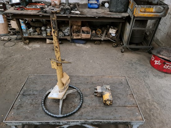 Hydraulventil för Byggmaskiner FIAT ALLIS FR15 (ORBITROL): bild 1