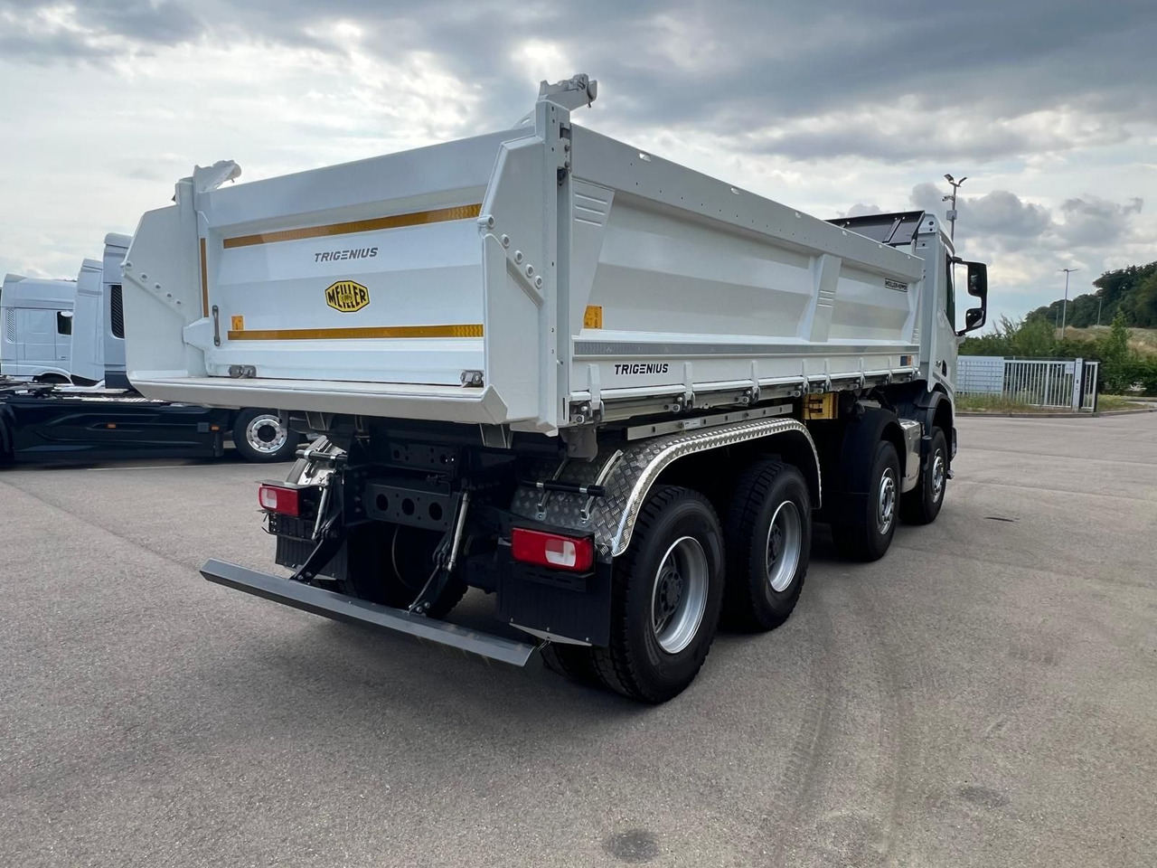 DAF FAD XDC 450 Dreiseitenkipper - Tippbil lastbil: bild 4 DAF FAD XDC 450 Dreiseitenkipper - Tippbil lastbil: bild 4