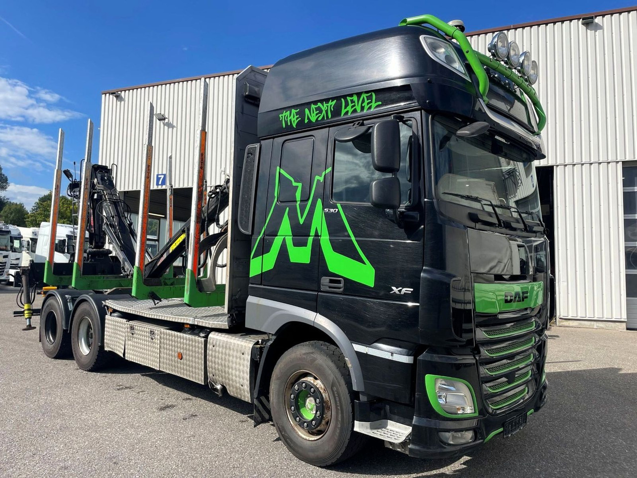 DAF FAT XF 530 SSC, Holztransport, Greifer mit Säge - Timmerbil, Kranbil: bild 1 DAF FAT XF 530 SSC, Holztransport, Greifer mit Säge - Timmerbil, Kranbil: bild 1