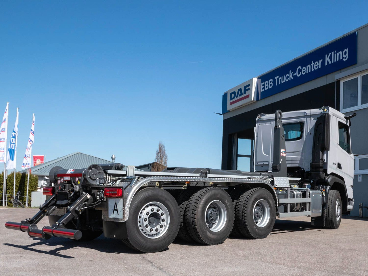DAF XF 530 FAW mit VDL Abrollkipper DAF XF 530 FAW mit VDL Abrollkipper - Lastväxlare lastbil: bild 3 DAF XF 530 FAW mit VDL Abrollkipper DAF XF 530 FAW mit VDL Abrollkipper - Lastväxlare lastbil: bild 3