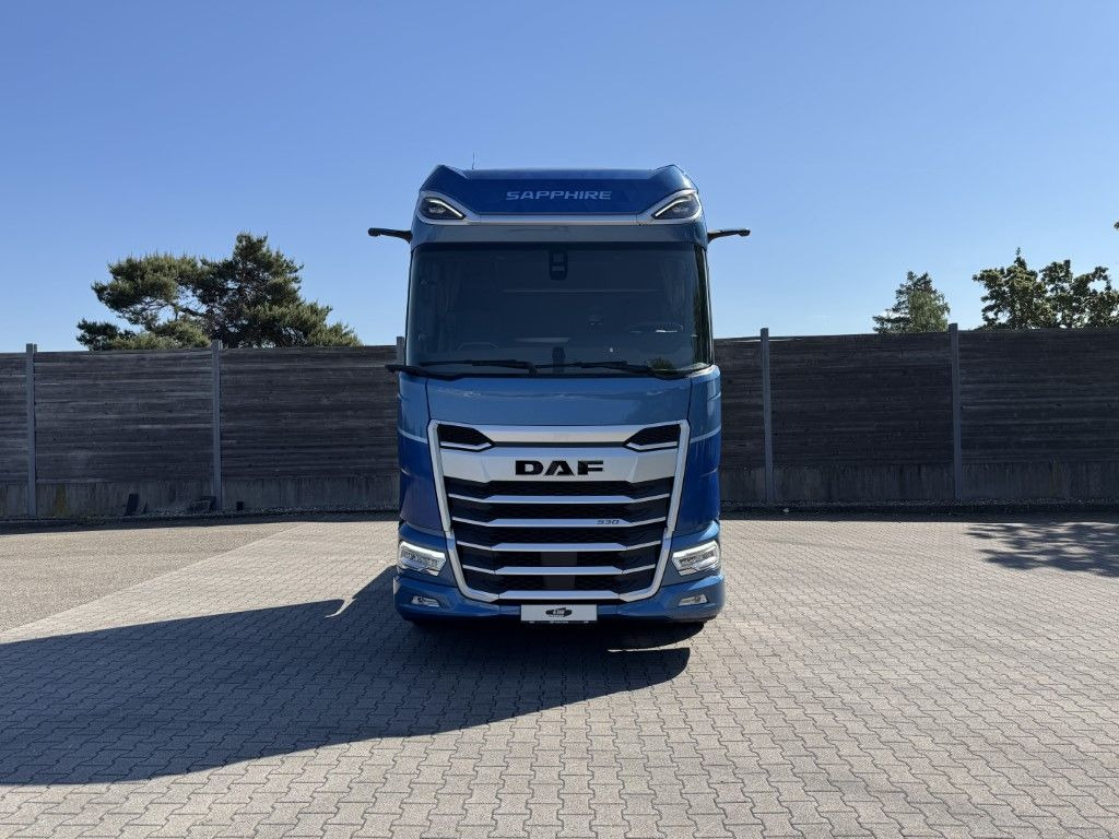 DAF FT XG 530 BLAU METALLIC Limited Edition - Dragbil: bild 5 DAF FT XG 530 BLAU METALLIC Limited Edition - Dragbil: bild 5