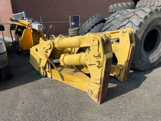CAT D 8 R Ripper - Tjälkrok för Byggmaskiner: bild 1 CAT D 8 R Ripper - Tjälkrok för Byggmaskiner: bild 1