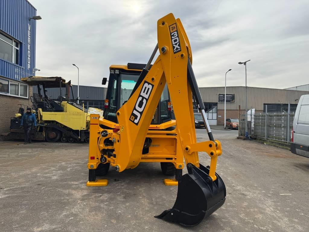 JCB 3CX 4X4 ( UNUSED ) - Grävlastare: bild 4 JCB 3CX 4X4 ( UNUSED ) - Grävlastare: bild 4