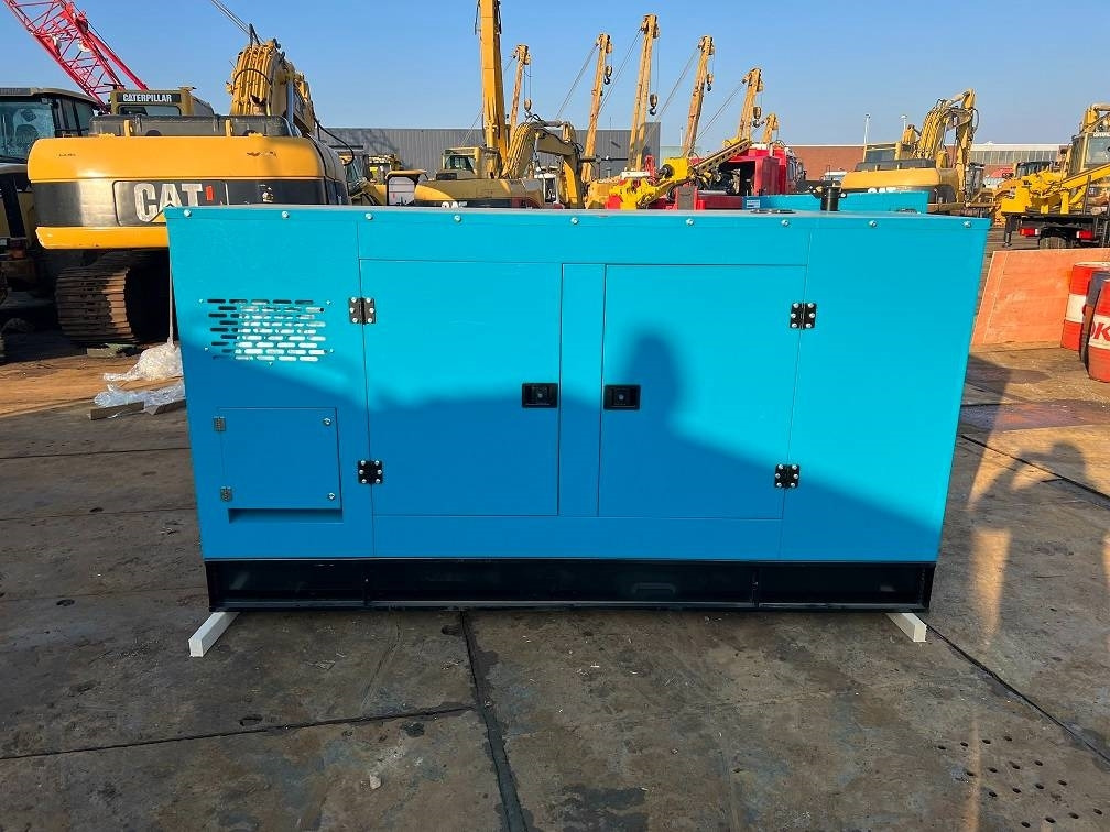 Ricardo 200KVA (160KW) SILENT GENERATOR 3 PHASE 50HZ 400V - Elgenerator: bild 5 Ricardo 200KVA (160KW) SILENT GENERATOR 3 PHASE 50HZ 400V - Elgenerator: bild 5
