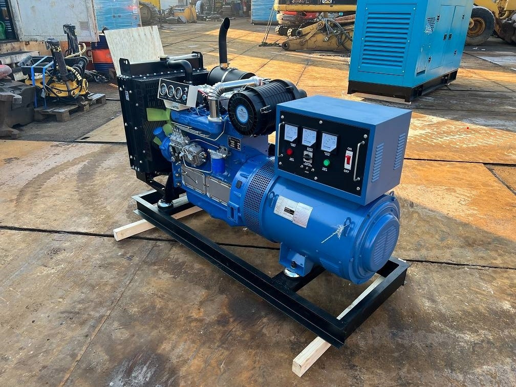 Ricardo 50kva (40kw) generator 3 phase 50hz 400v unused - Elgenerator: bild 2 Ricardo 50kva (40kw) generator 3 phase 50hz 400v unused - Elgenerator: bild 2