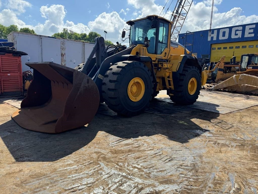 Volvo L 220 H ( WITH NEW TYRES ) - Hjullastare: bild 1 Volvo L 220 H ( WITH NEW TYRES ) - Hjullastare: bild 1